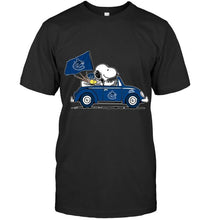 Load image into Gallery viewer, Snoopy drives Vancouver Canucks beetle car fan t shirt
